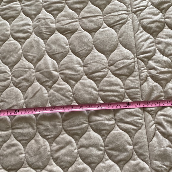 Quilted Pet Chair Cover - Picture 9 of 16